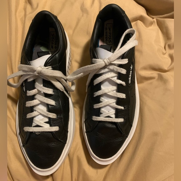 ADIDAS SLEEK black with white sole and tongue size 8 - Picture 2 of 7
